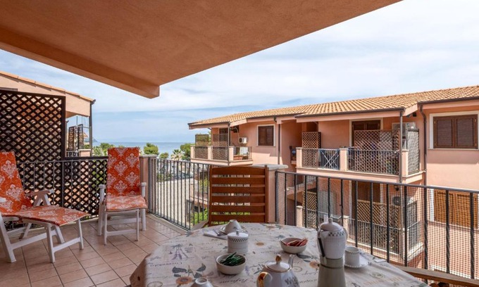 Mazzeo Apartment | Oceanfront Apartment Poseidone Sol Levante - 4-Star Stay