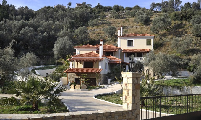 Kerveli Apartment | Experience 'Posidon': Oceanfront Villa with Pool & Breakfast