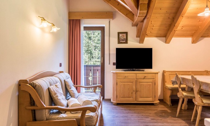 Ortisei Apartment | Mountain View Apartment Prapoz with Wi-Fi & Balcony Access