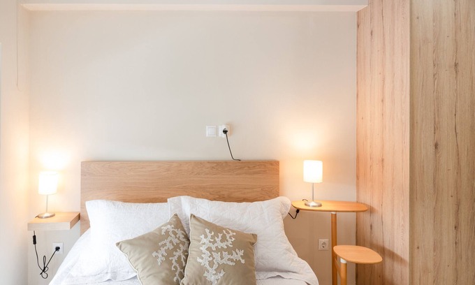 Piraeus Apartment | Comfortable Apartment 'Praxitelous 141 City' with Ocean View