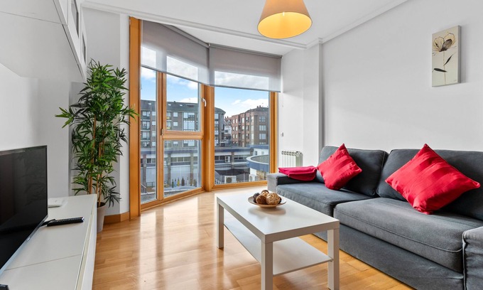 Santona Apartment | Beachfront Apartment with Wi-Fi and Ocean View in Santoña