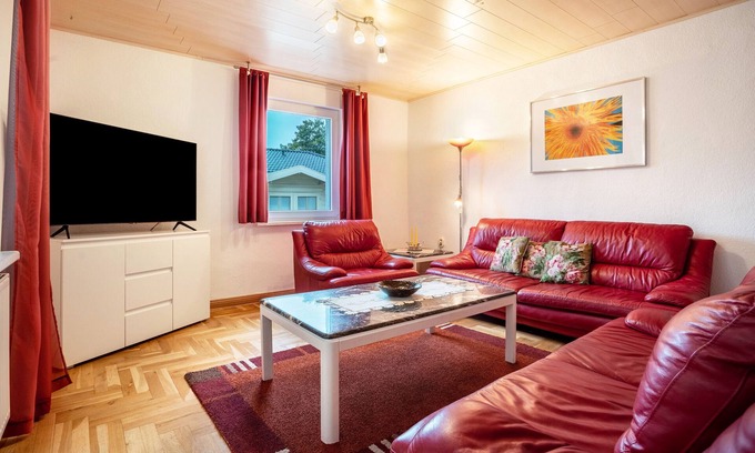 Ostseebad Prerow Apartment | Apartment 'Prerow Am Deich - Fewo 3' with Private Terrace, Private Garden and Wi-Fi