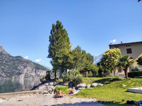 Verceia Apartment | Cozy Apartment Punto Lago with Oceanfront Views