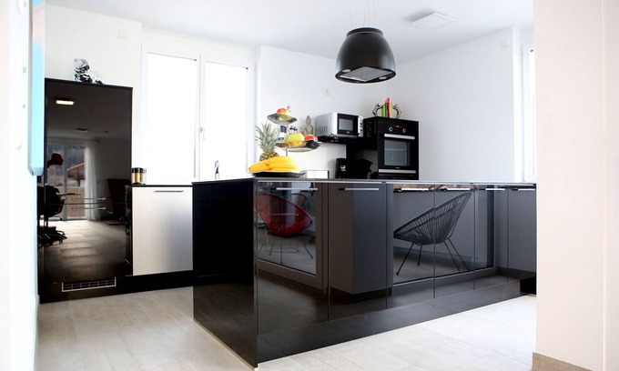 Owingen Apartment | Cozy Apartment 'Purer Genuss' with Balcony & Free Wi-Fi