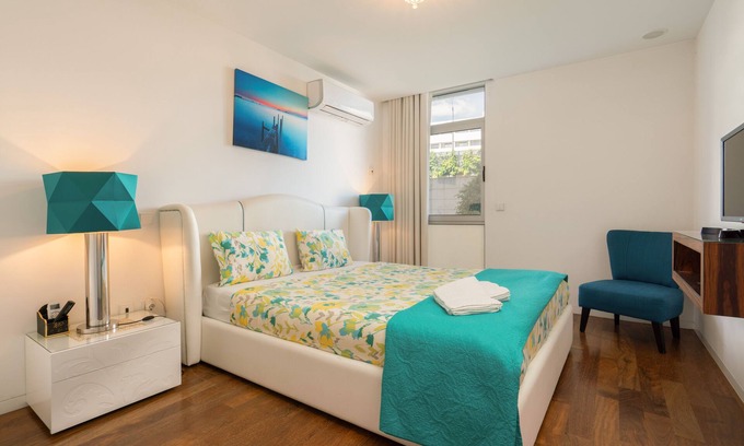 Santa Marinha Apartment | Guest Rated 10/10: Apartment Qian Caves de Gaia Retreat