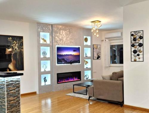Osijek Apartment | Eco-Friendly Apartment Queen with Hot Tub & Private Parking