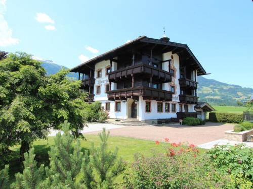 Kapfing Apartment | Elevate Your Stay at Apartment Römerhof-2 by Interhome