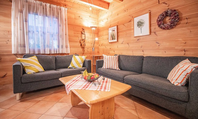 Oberkirch Apartment | Apartment 'Rebberg' with Balcony and Wi-Fi