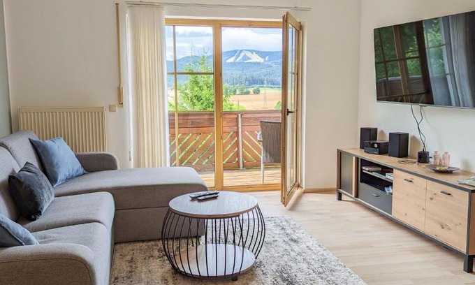 March Apartment | Top-Rated Apartment ReMaWe: Family-Friendly Retreat