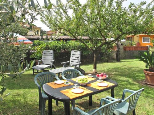 Massarosa Apartment | Top-Rated Apartment Renzo: Family-Friendly Comfort Awaits