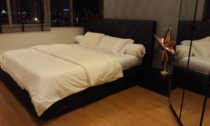 Wat Bowon Niwet Apartment | Cozy Apartment Residence with Pool and Spa Amenities