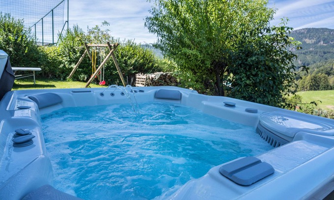 Anterivo Apartment | Mountain View Apartment with Balcony, Wi-Fi & Spa Access