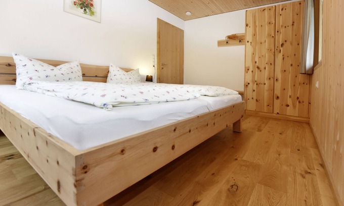 Grossdorf Apartment | Ideal Apartment RIMSGRUND for Families with Pool & Breakfast