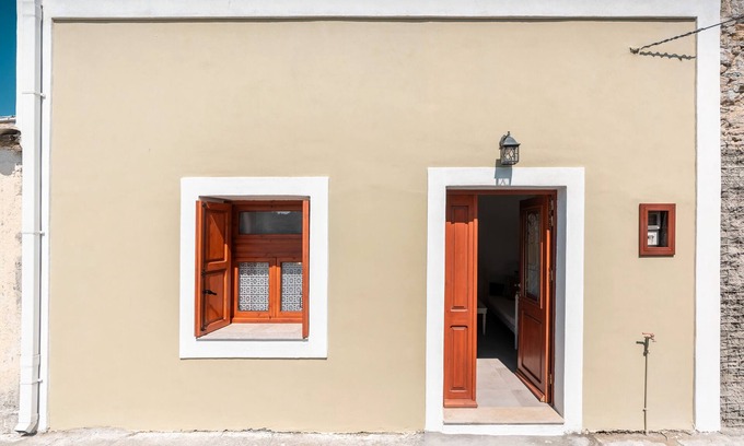 Fanai Apartment | Apartment 'Rodies House' with Mountain View, Wi-Fi and Air Conditioning