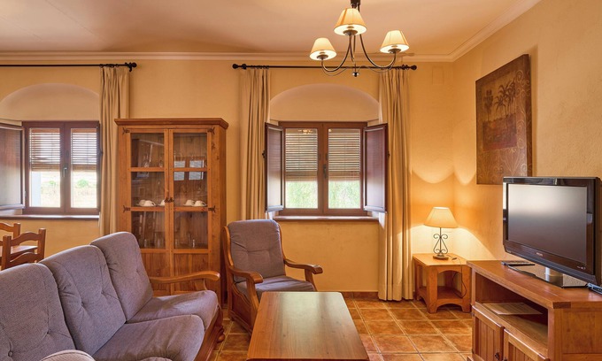 Valsequillo Apartment | Apartment 'Romero' with Balcony, Wi-Fi and Air Conditioning