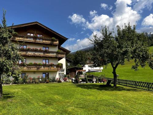 Hart im Zillertal Apartment | Discover Apartment Rosalie: Family-Friendly Escape