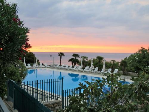 Piani-Ciapin Apartment | Pet-Friendly Apartment Le Margherite-5 with Pool Access