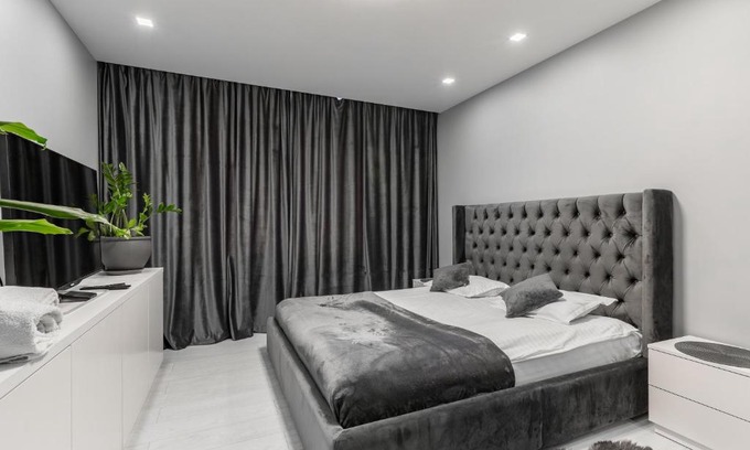 Yavory Apartment | Unmatched Comfort at Apartment Rubchaka - 10/10 Guest Rated