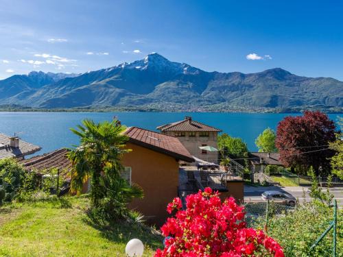Gera Lario Apartment | Oceanfront Comfort at Apartment Rubino by Interhome