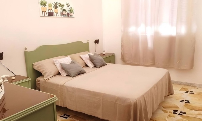 Avola Apartment | Apartment 'S'accomodassi - Tra Città E Mare' with Air Conditioning