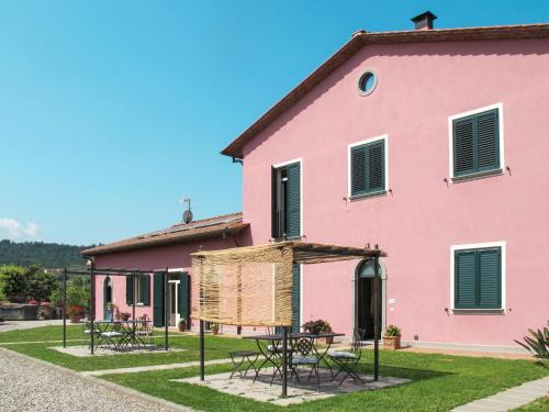 San Michele di Moriano Apartment | Discover Apartment Sabrina: Family-Friendly with Pool Access