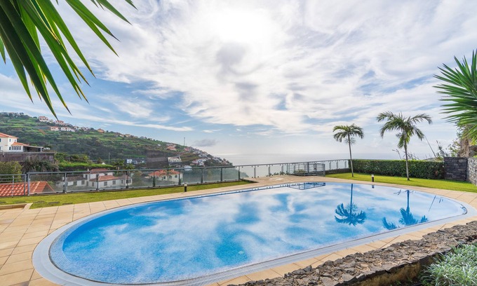 Estrela da Calheta Apartment | Relaxing Apartment Serramar with Ocean and Mountain Views