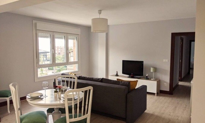 Gallarta Apartment | Cozy Apartment Sanfuentes Bat with Spa & Family Amenities