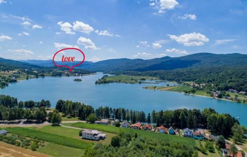 Ogulin Apartment | Idyllic Apartment Sabljaci by the Lake with Private Beach