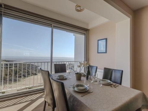 Vaux-sur-Mer Apartment | Oceanfront Retreat: Apartment Saint Sordelin Awaits!