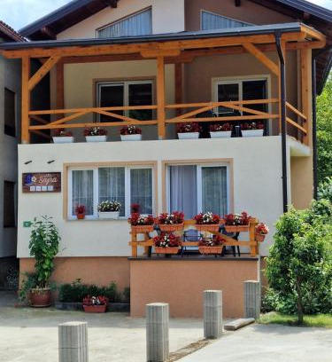 Kulen Vakuf Apartment | Oceanfront Apartment Sajra with Pool and Private Beach