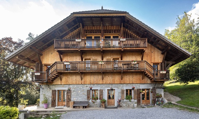 Samoens Apartment | Apartment 'Samoëns' with Mountain View, Private Garden and Wi-Fi