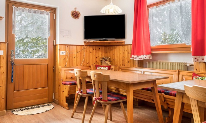 Livinallongo del Col di Lana Apartment | Mountain View Apartment 'Samont Appartment 7' with Wi-Fi