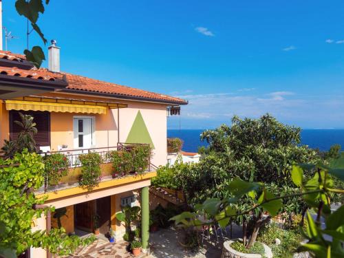 Donji Kraj Apartment | Oceanfront Getaway: Apartment Sandalj-2 by Interhome
