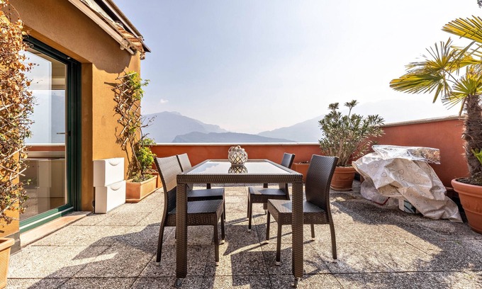 Riva del Garda Apartment | Lake View Apartment "Sara" with Pool & Wi-Fi - Rated 10/10