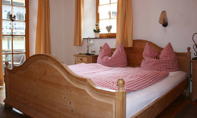 Staudach-Egerndach Apartment | Apartment Schwalbennest 27 sqm, 1-2 people, living room, WiFi, balcony