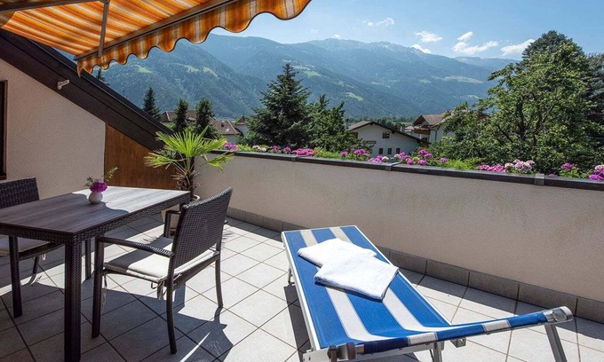 Rabla Apartment | Cozy Apartment "Schnitzer - Anemone" with Mountain View