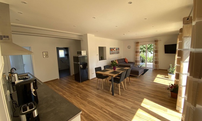 Volkach Apartment | Guest Rated 10/10: Apartment Scheuring with Family Friendly Perks