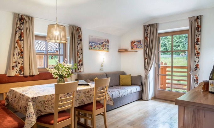 Fie allo Sciliar Apartment | Discover Schlosshof Schneewittchen: Mountain Views & Balconies