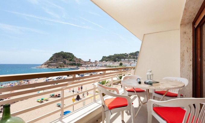 Tossa de Mar Apartment | Ocean View Apartment with Spa and Beach Access Await You