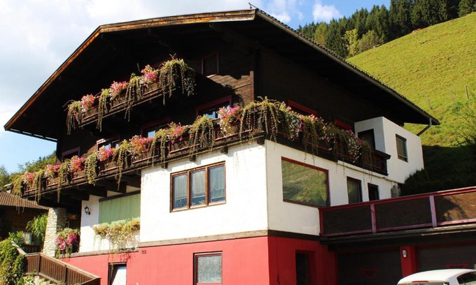 Stuhlfelden Apartment | Highly Rated Apartment Seber - Perfect for Families