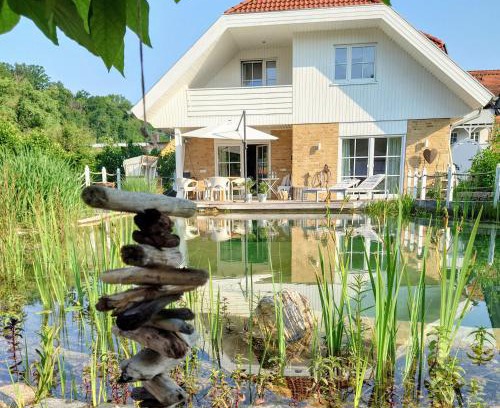 Neckarrems Apartment | Seaside Retreat at Apartment Seerose with Ocean Views