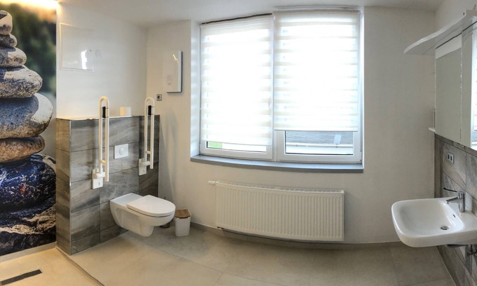 Bungalowdorf an der Talsperre Apartment | Accessible Oceanfront Retreat at Apartment Segel1