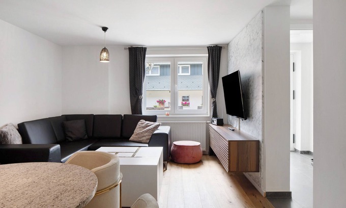 Hofsgrund Apartment | Apartment 'Selinas Und Gentjanas Kuckucksnest' with Mountain View, Shared Garden and Wi-Fi