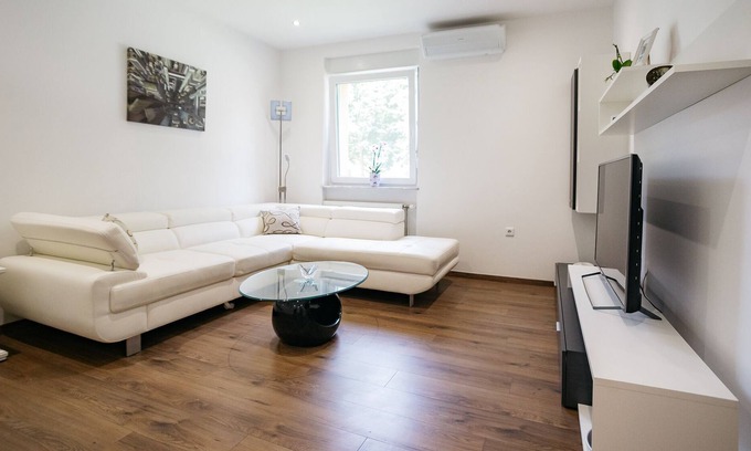 Ljubljana Apartment | Apartment Šentvid #2 with free parking & AC