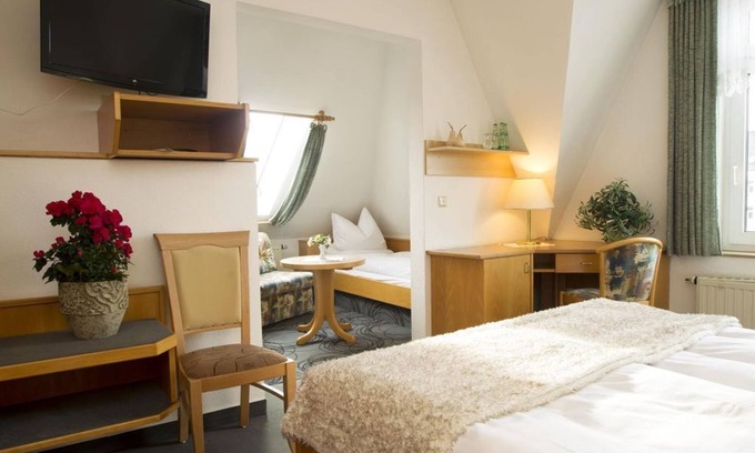 Plauen House | Apartment, shower, WC, double room with 2 x extra bed - Hotel Heinz