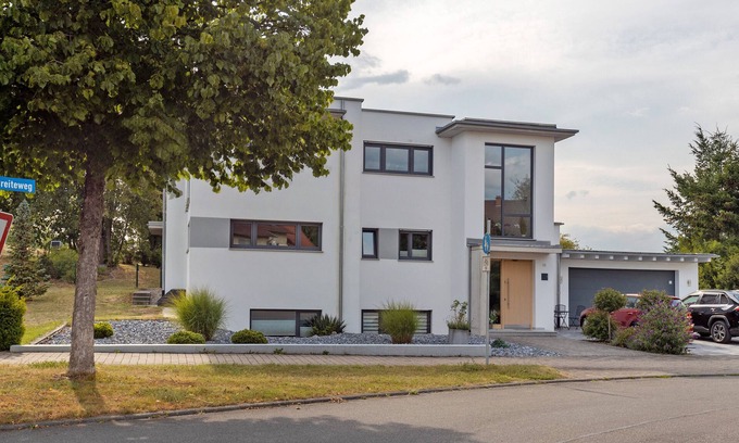 Orsingen-Nenzingen Apartment | Apartment 'Simona' with Shared Garden and Wi-Fi