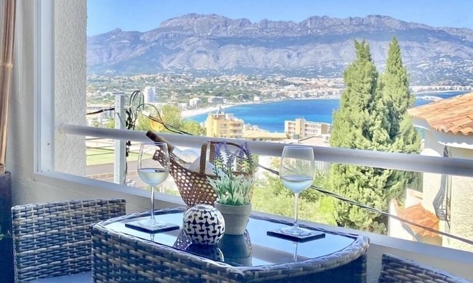 El Albir Apartment | Stunning Apartment Sierra Albir with Ocean Views & Pool