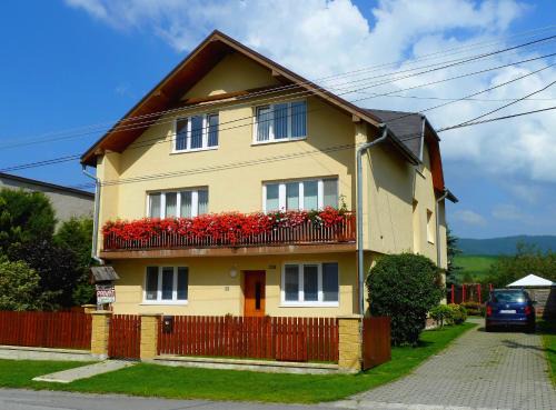 Zuberec Apartment | Family-Friendly Apartment Skurčák with Kitchen & High Rating