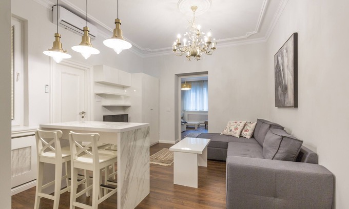Slavija Apartment | Family-Friendly Apartment Near Slavija Square with Kitchen