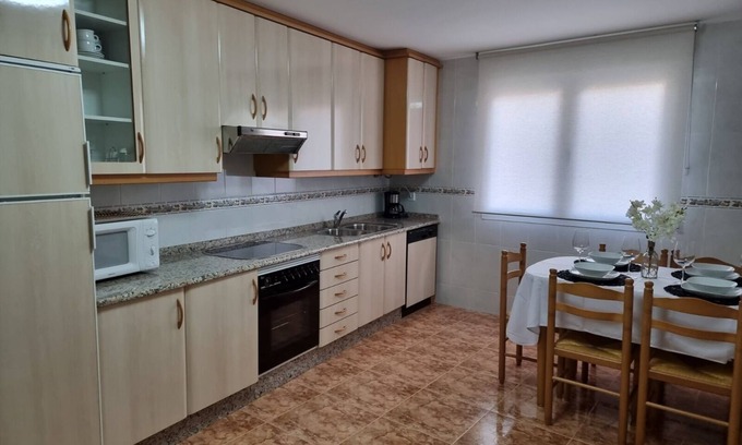 Sanxenxo House | Cozy Apartment Steps from Silgar Beach with Ocean Views